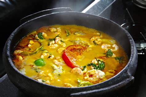  Moqueca de Camarão: Savustettua Maalaistyyliä ja Kermaista Merellistä Gourmettia